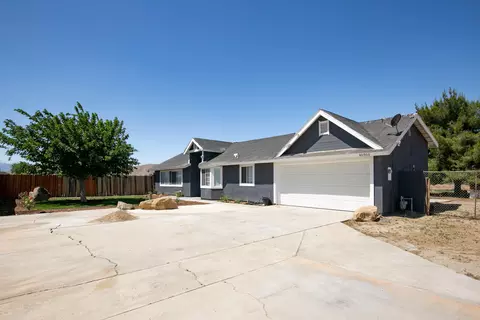 40903 Fieldspring St, Lancaster, CA 93535 photo 2