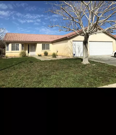 3151 Shale Rd, Palmdale, CA 93550