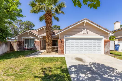 3010 Kaylyn St, Lancaster, CA 93535