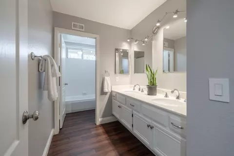 Bath - 36745 Copper Ln, Palmdale, CA 93550 photo 5 of 5
