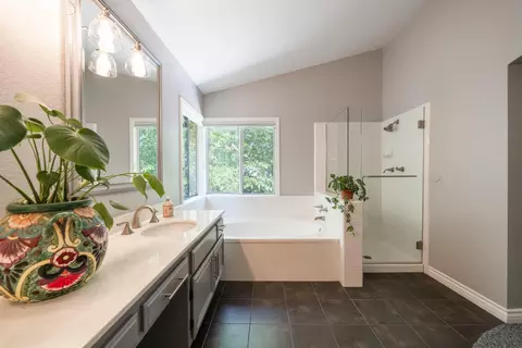 Bath - 36745 Copper Ln, Palmdale, CA 93550 photo 3 of 5