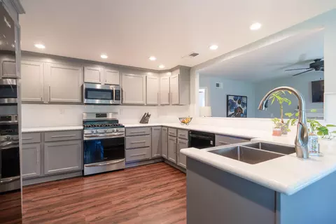 Kitchen - 36745 Copper Ln, Palmdale, CA 93550 photo 2 of 5