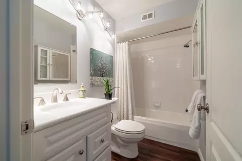 Bath - 36745 Copper Ln, Palmdale, CA 93550 photo 1 of 5