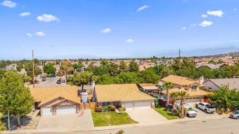 39442 Bluffside Way, Palmdale, CA 93551 photo 4
