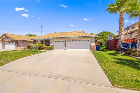 39442 Bluffside Way, Palmdale, CA 93551 photo 2