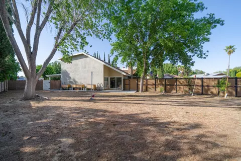 Exterior - 2532 Key Ct, Lancaster, CA 93536 photo 17 of 30