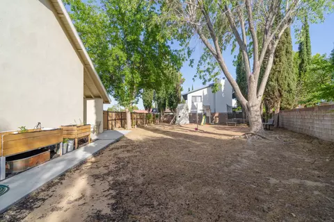 Exterior - 2532 Key Ct, Lancaster, CA 93536 photo 15 of 30