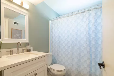 Bath - 2532 Key Ct, Lancaster, CA 93536 photo 2 of 3