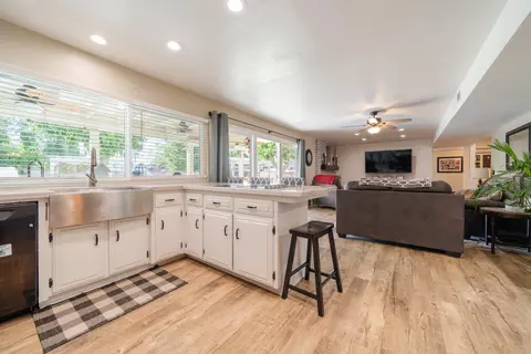 Kitchen - 2532 Key Ct, Lancaster, CA 93536 photo 5 of 5