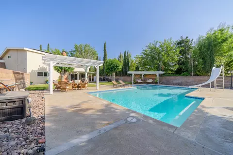 Exterior - 2532 Key Ct, Lancaster, CA 93536 photo 11 of 30
