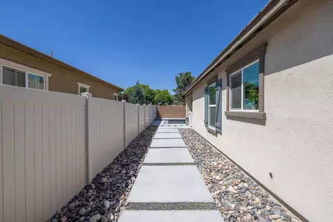 Exterior - 2041 Lingard St E, Lancaster, CA 93535 photo 5 of 6