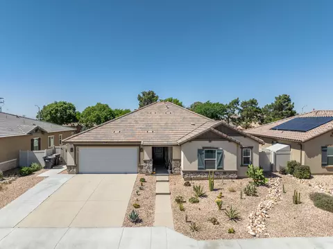 2041 Lingard St E, Lancaster, CA 93535