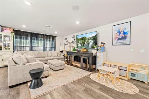 Living - 2041 Lingard St E, Lancaster, CA 93535 photo 1 of 1