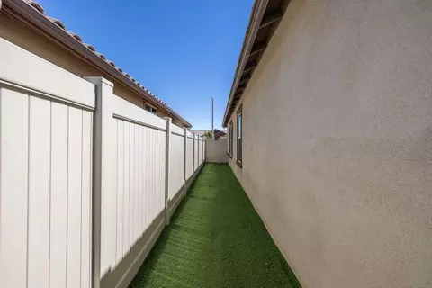 Exterior - 2041 Lingard St E, Lancaster, CA 93535 photo 6 of 6