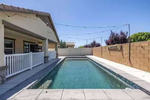 Exterior - 2041 Lingard St E, Lancaster, CA 93535 photo 3 of 6