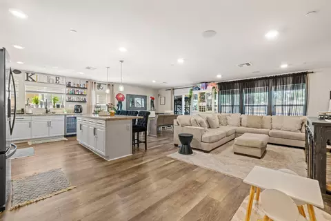 Entry Way - 2041 Lingard St E, Lancaster, CA 93535 photo 1 of 2