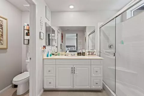 Bath - 2041 Lingard St E, Lancaster, CA 93535 photo 1 of 2