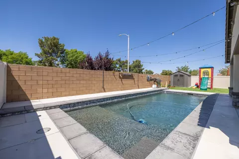 Exterior - 2041 Lingard St E, Lancaster, CA 93535 photo 2 of 6