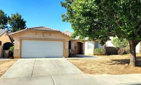 1304 Holguin St, Lancaster, CA 93534