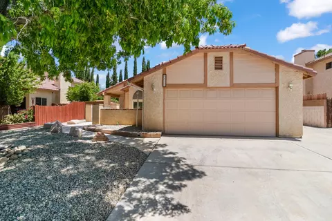 44232 Olympus Dr, Lancaster, CA 93536 photo 3