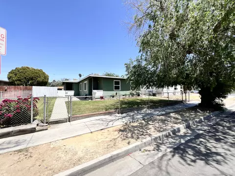 Exterior - 45308 10th St W, Lancaster, CA 93534 photo 2 of 14