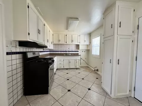 Kitchen - 45308 10th St W, Lancaster, CA 93534 photo 1 of 2