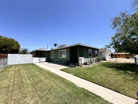 Exterior - 45308 10th St W, Lancaster, CA 93534 photo 3 of 14