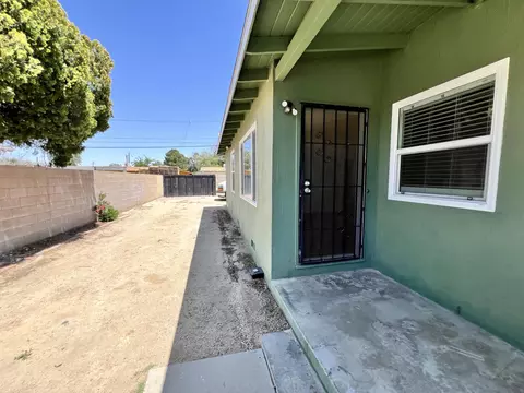 Exterior - 45308 10th St W, Lancaster, CA 93534 photo 12 of 14