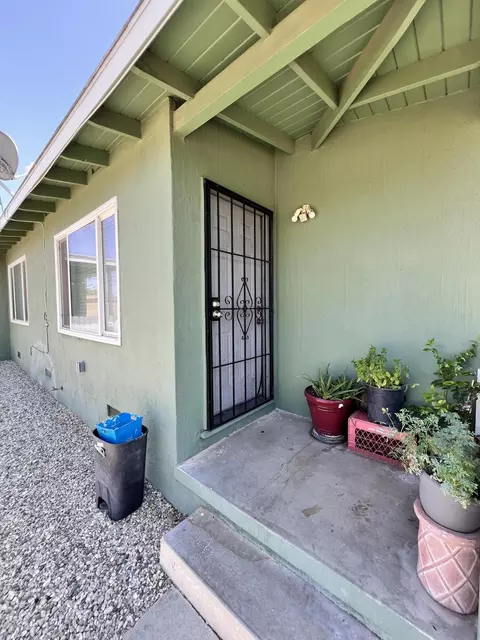 Exterior - 45308 10th St W, Lancaster, CA 93534 photo 4 of 14