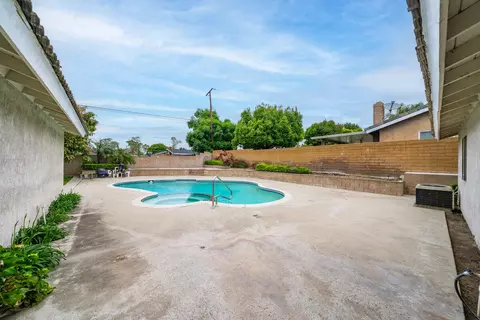 Exterior - 1405 Stanford Way N, Upland, CA 91786 photo 5 of 6