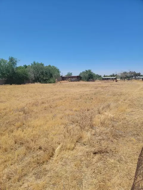 Ave R8 E, Palmdale, CA 93550 photo 3