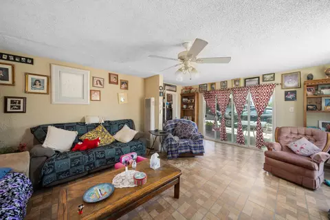 9060 Ave R 4 E, Littlerock, CA 93543
