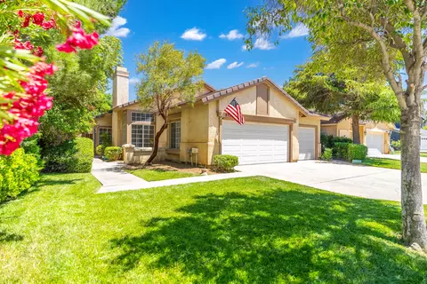 45226 Pickford Ave, Lancaster, CA 93534