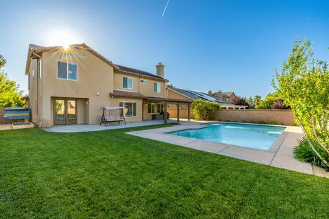 Exterior - 44520 Chaparral Dr, Lancaster, CA 93536 photo 15 of 17