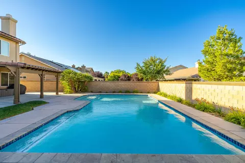 Exterior - 44520 Chaparral Dr, Lancaster, CA 93536 photo 14 of 17