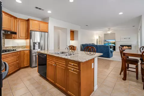 Kitchen - 44520 Chaparral Dr, Lancaster, CA 93536 photo 1 of 4
