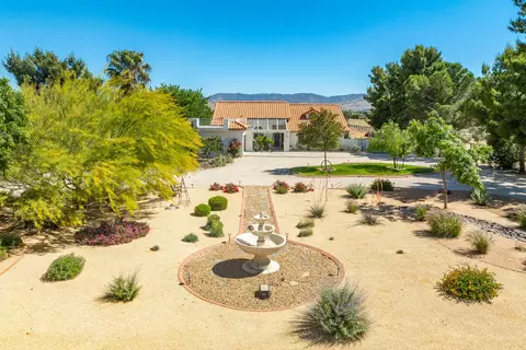 2312 Ave O 8 W, Palmdale, CA 93551
