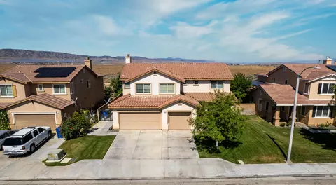 43913 Freer Way, Lancaster, CA 93536 photo 2