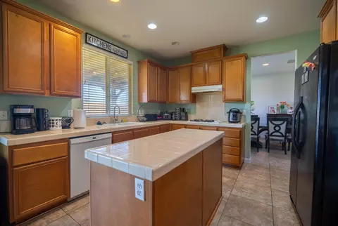 43913 Freer Way, Lancaster, CA 93536 photo 5