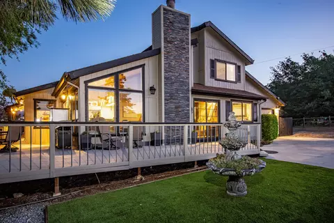 21020 White Pine Dr, Tehachapi, CA 93561
