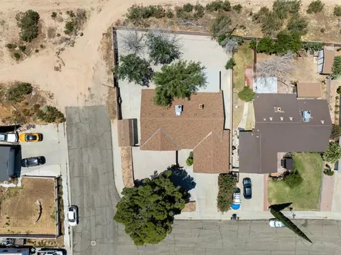 3549 Aberdeen Pl, Mojave, CA 93501 photo 3
