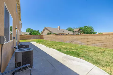 43321 Harbor St, Lancaster, CA 93536 photo 48