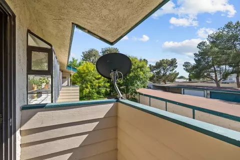 Exterior - 44412 15th St E #5, Lancaster, CA 93535 photo 2 of 4