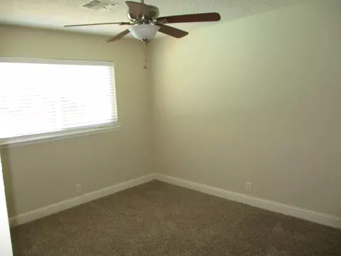 Bedroom - 1028 Veronica Dr, Paso Robles, CA 93446 photo 4 of 8