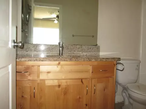 Bath - 1028 Veronica Dr, Paso Robles, CA 93446 photo 1 of 3