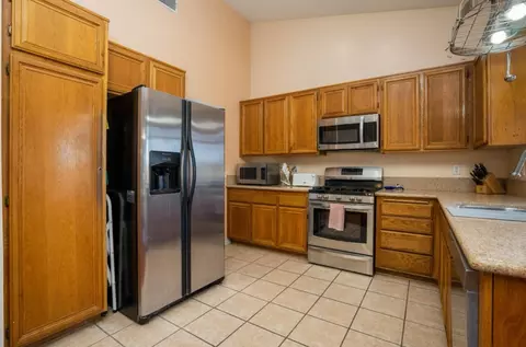 Kitchen - 38780 Juniper Tree Rd, Palmdale, CA 93551 photo 2 of 3