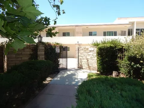 1341 Ave J4 W #102, Lancaster, CA 93534