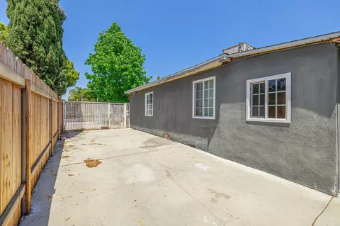 1002 Palm Ave W, Burbank, CA 91506 photo 24