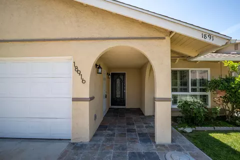 18916 Circle Of Friends, Newhall, CA 91321