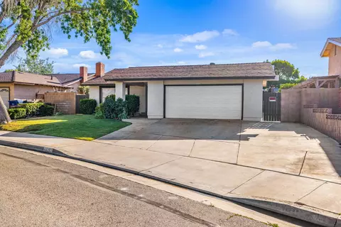 44251 Watford Ave, Lancaster, CA 93535 photo 2